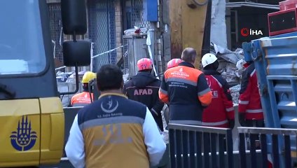 Kartal’da enkaz kaldırma çalışmaları sabah saatlerinde de devam ediyor