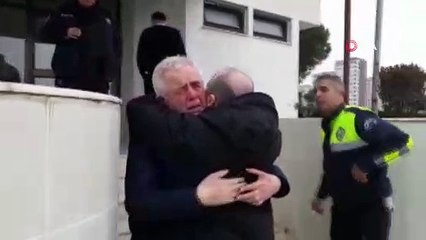 Mersin'de kaybolmuştu, Adana'da otoyol kenarında bulundu...  Baba oğlun ağlatan buluşması kamerada
