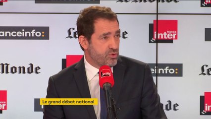 "Référendum, décret ou loi", Christophe Castaner s'en "fiche, ce ne sont que des outils"