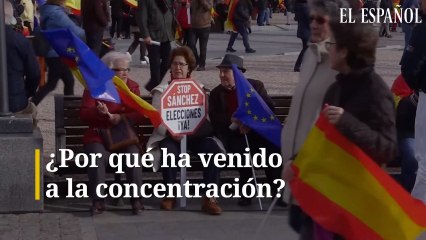 Las opiniones en la concentración de Colón: "Por qué ha venido a la concentración"