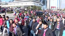Spor Trabzonsporlu Taraftarlar Stada Hareket Etti