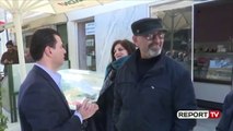 Report TV - Basha i fton vlonjatët në protestë/ Qytetarja: Ju harroni sa merrni karriget