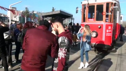 İstanbul’da bahar havasını fırsat bilenler parklara ve sahil kenarlarına akın etti