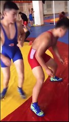 自由摔跤运动员大包的日常♂.48121818