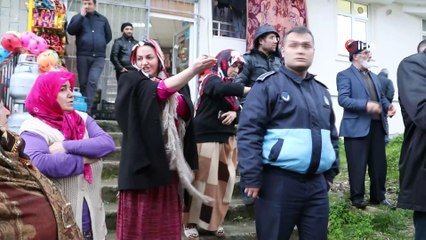 Rize’de duvarları çatlamaya başlayan 8 katlı bina tahliye edildi