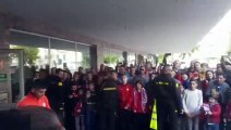Sevilla-Éibar: Salida del hotel del Sevilla rumbo al Sánchez Pizjuán