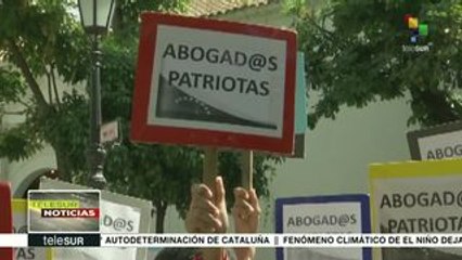 Miles de venezolanos firman por la paz y en contra del asedio de EEUU
