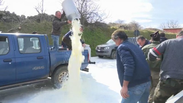 Les producteurs de lait et les éleveurs sardes sont en colère