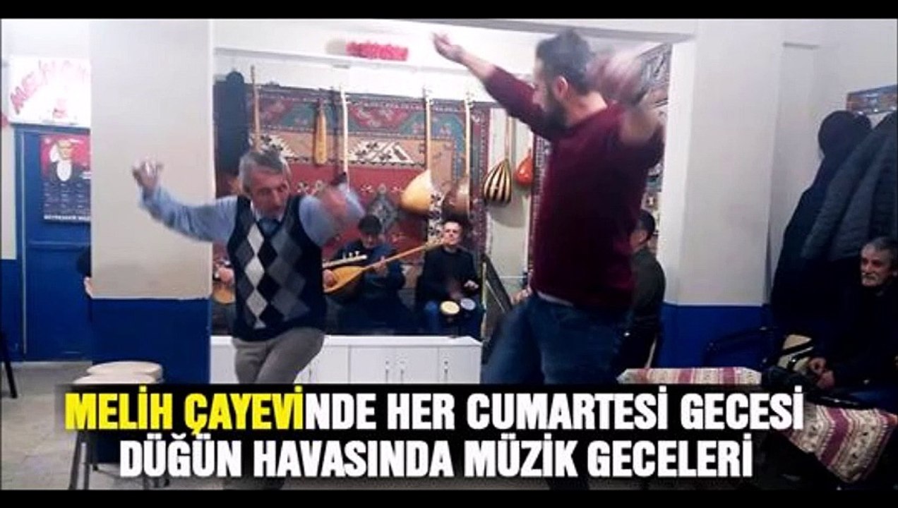 MELİH ÇAYEVİNDE TÜRKÜ GECESİ