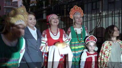 Çavuşoğlu, Alanya'da Rus vatandaşlarla görüştü - ANTALYA