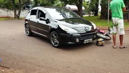 Homem se fere em colisão de trânsito no Santa Felicidade