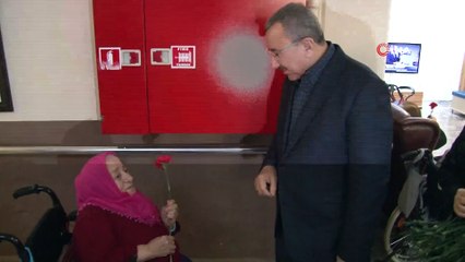 İsmail Erdem’den Darülaceze'ye vefa ziyareti