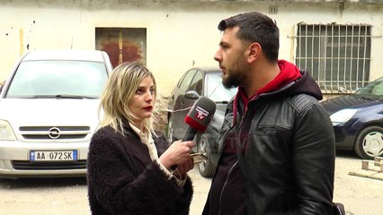 Kërcënoi me vetëflijim pasi Përmbarimi do i marrë shtëpinë, gruaja zbret nga ballkoni