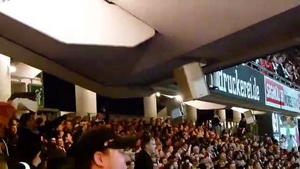 Les supporters de Francfort font trembler les tribunes