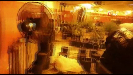 Uyuşturucu imalathanesine düzenlenen baskın kamerada