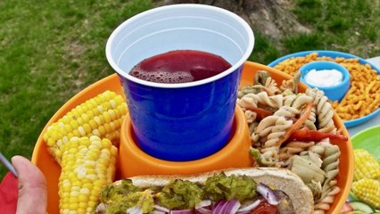 Smart "Great Plate" Holds Your Drink - Why Didn't I Think of That?!