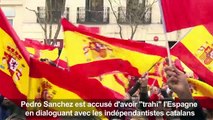 Espagne: la droite, l'extrême droite manifestent contre Sanchez