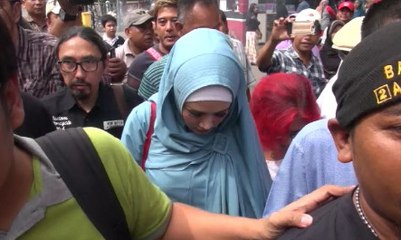 Mulan Jameela Jenguk Ahmad Dhani