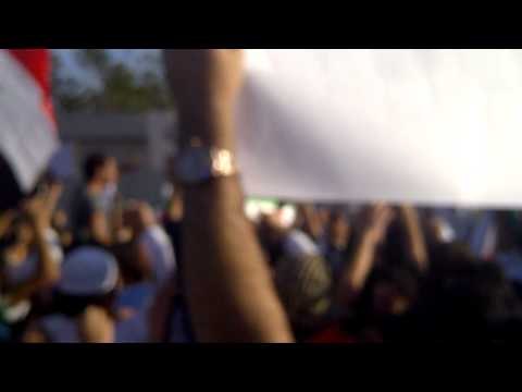 مظاهرات احرار سورية امام القنصلية السورية في دبي