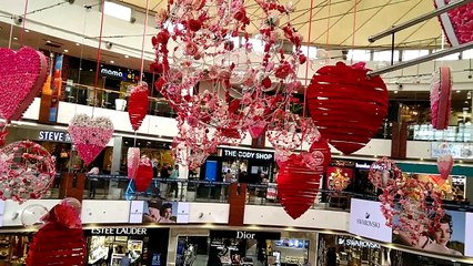 Valentine's day in Indian shopping centres - ready to celebrate the global love day!