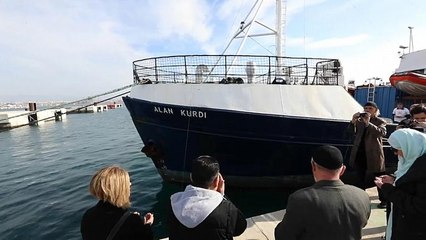 Скачать видео: Video: İnsani yardım gemisine Alan Kurdi'nin ismi verildi