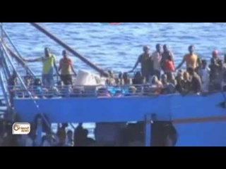 إيطاليا مقتل 30 سوري طعناً وإغراقاً في رحلة تهريب بحرية