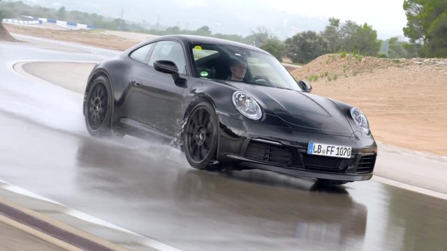 Development Porsche 911 - Testing Wet Handling Circuit