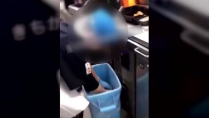 日 유명 체인점, 쓰레기통서 횟감 꺼내 '경악' / YTN