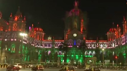 Beautification of Railway Tracks and Stations Buildings Lighting by Indian Railways | Oneindia News