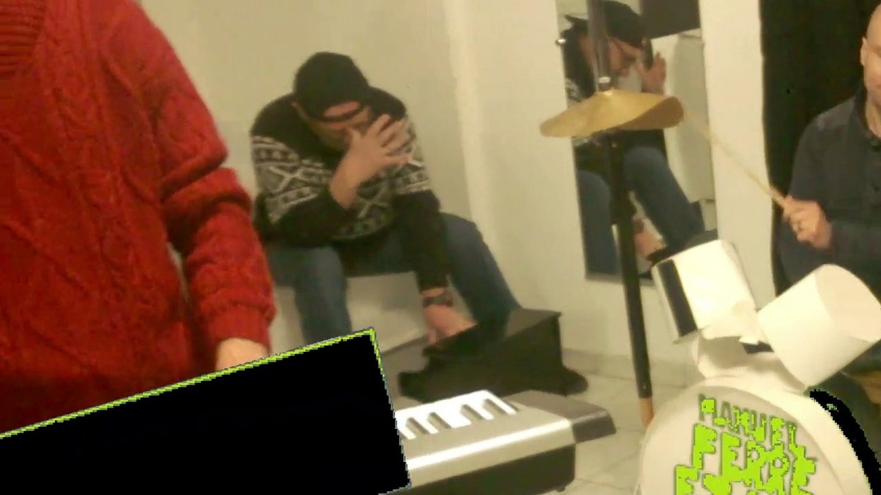 manuel ferré "je suis l'seul à être comme tout l'monde" clip