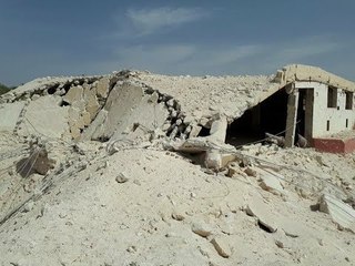 الطيران الحربي يستهدف قرية اليعقوبية بريف إدلب موقعا شهداء وجرحى