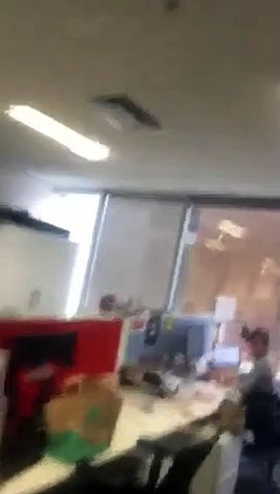 Tagrid, vit et travaille à Melbourne, visite à son bureau