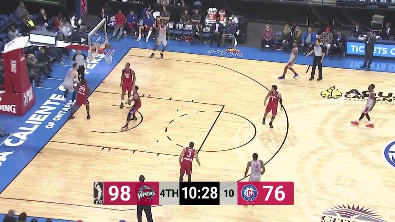 Isaiah Hartenstein Posts 10 points & 18 rebounds vs. Agua Caliente Clippers