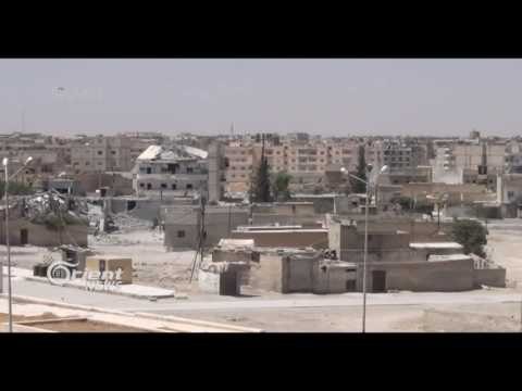 Şervanên Minbicê taxa El Sirb li bajêr dorpêç dikin