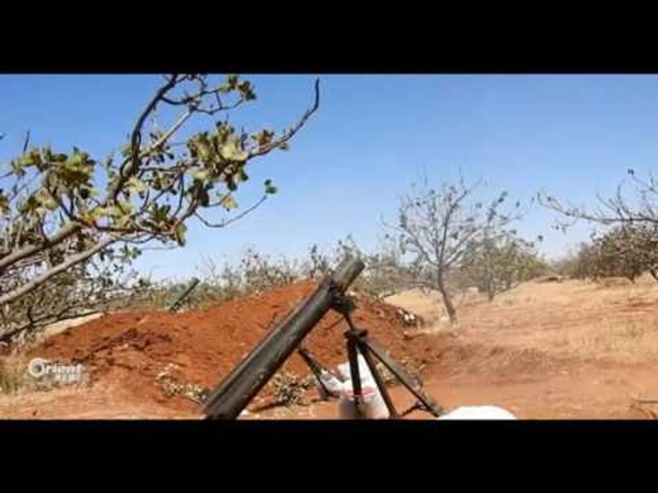 Hêzên rêjîmê bajarokê El Hama topbaran kirin