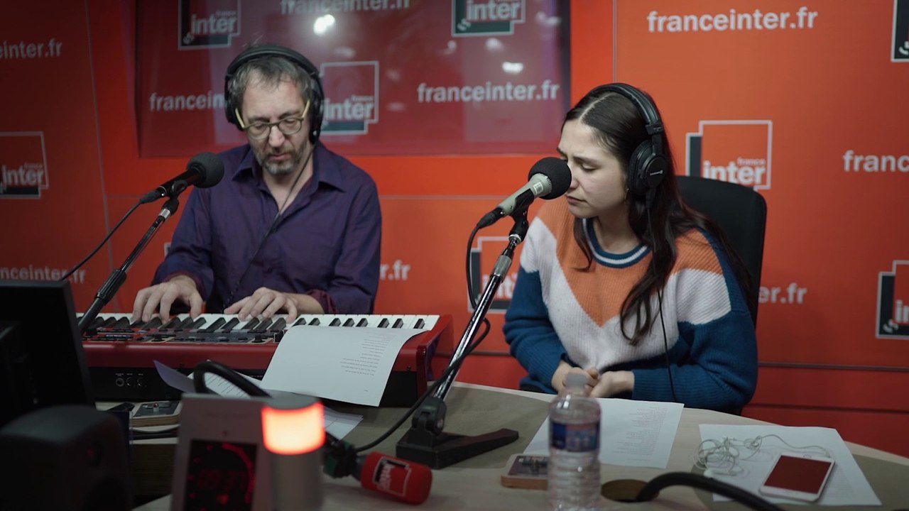 Izia Et Arthur H rendent hommage à Jacques Higelin