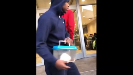 Il lâche un rat dans un McDo et crée une grosse panique pour se venger d'une erreur de commande