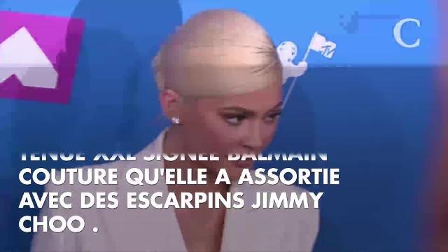 PHOTOS. Bisous, câlins... Kylie Jenner et Travis Scott très amoureux aux Grammy Awards