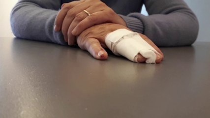 Le professeur du lycée Mounier, raconte sa violente agression