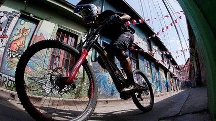 Las calles de Valparaíso, circuito de la 'Red Bull Cerro Abajo'