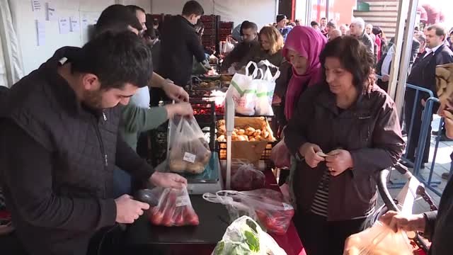 Albayrak, Üsküdar Tanzim Satış Noktasını Ziyaret Etti (1)
