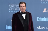 John Travolta atribuye a Pitbull su decisión de raparse la cabeza