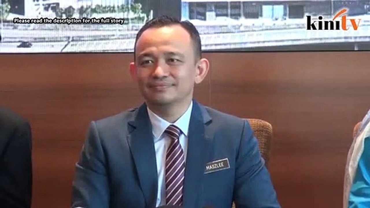 Reporter grills Maszlee on fake degrees