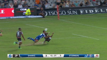 Super Rugby - Les plus belles actions de la dernière saison - Lukhanyo Am au soutien attrape le ballon d'une seule main !