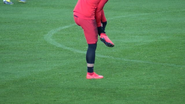 8es - Verratti à l'entraînement sur la pelouse d'Old Trafford