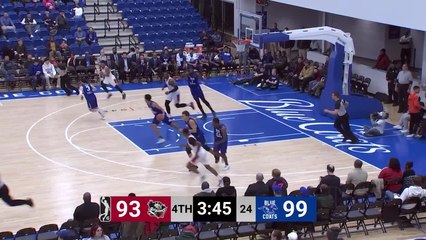 Norvel Pelle Posts 10 points & 14 rebounds vs. Erie BayHawks