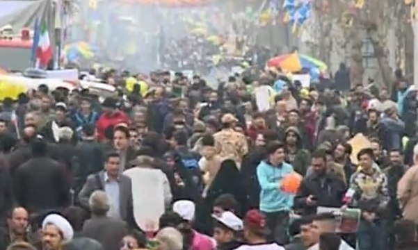 Warga Teheran Tumpah Ruah Peringati 40 Tahun Revolusi Iran