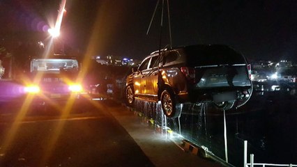 서귀포항에 차량 추락...1명 숨져 / YTN