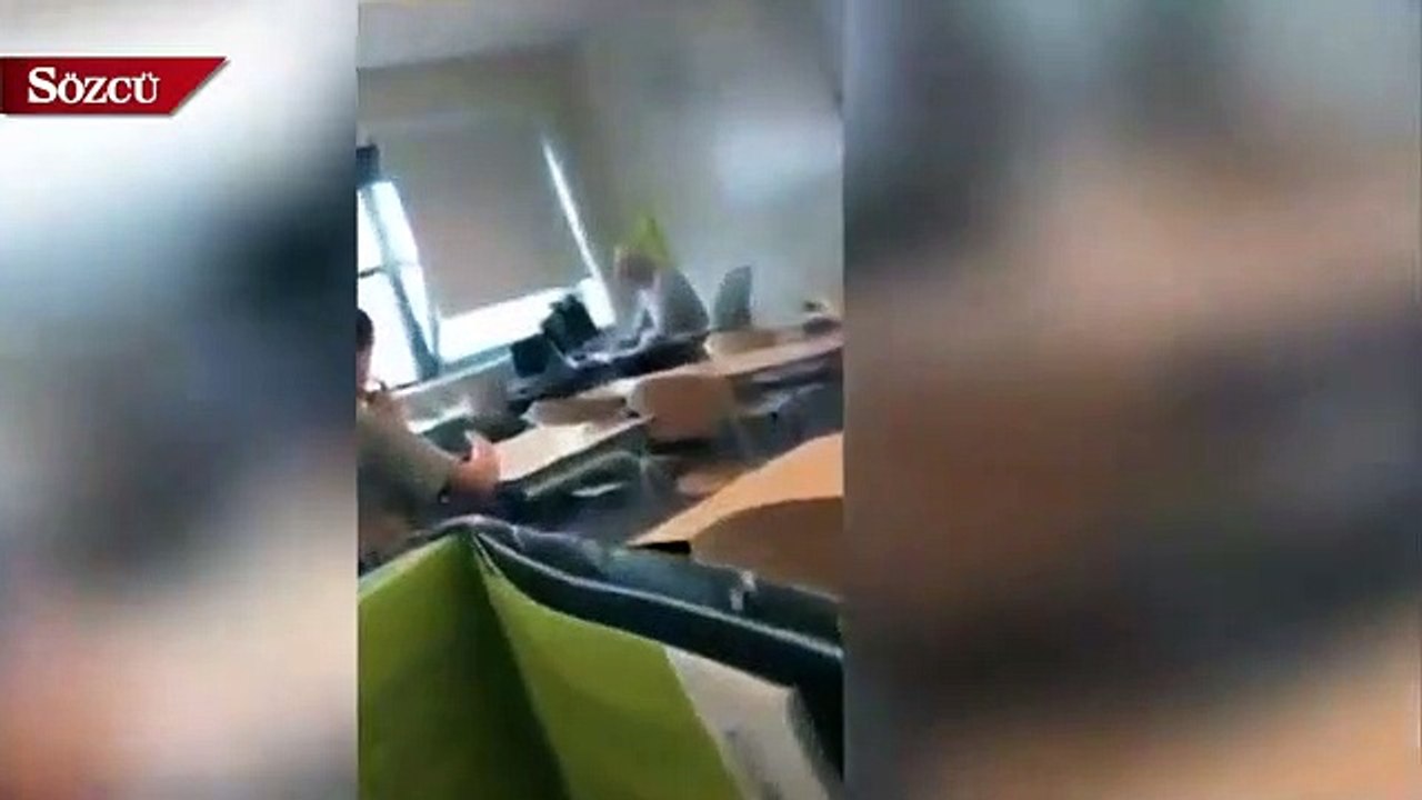 Okulda öğretmen cinsel içerikli film izlerken yakalandı
