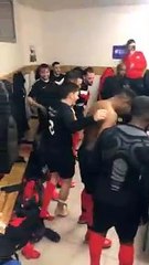 19.02.10 - LA JOIE DANS LE VESTIAIRE DES SENIORS 2 APRES LA VICTOIRE CONTRE LA JS IRIGNY !!!